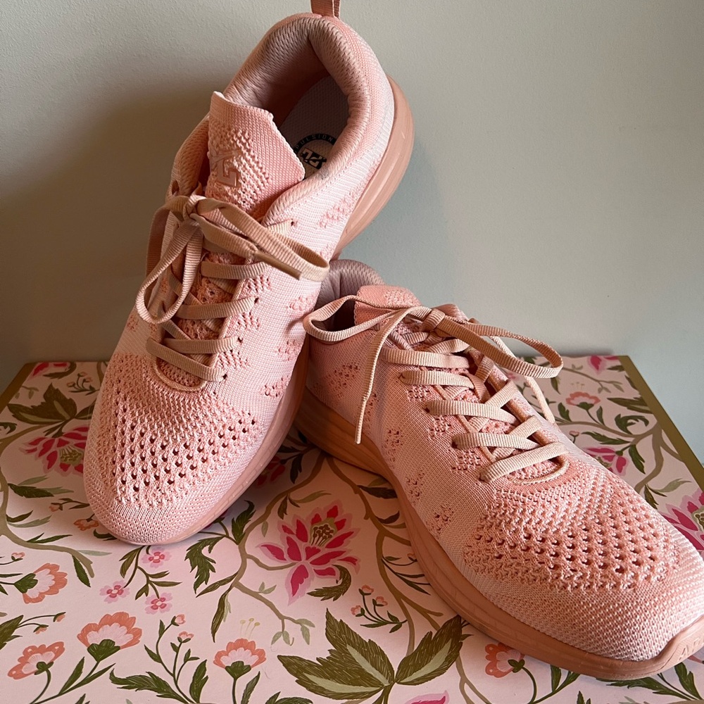 Blush pink APL Texhloom Pro W